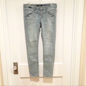 ⭐️ T-Rex Distressed Light Wash Skinny Jeans 29